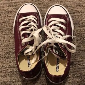 Brand new children’s burgundy converse all-stars.